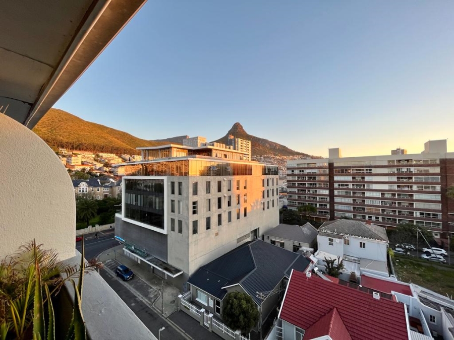 To Let 3 Bedroom Property for Rent in Sea Point Western Cape